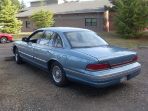 1994_ford_crown_victoria_4_dr_lx_sedan-pic-3016963255939824872.jpeg