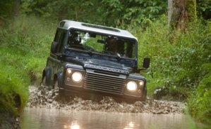 2013-Land-Rover-Defender-90-627x385.jpg