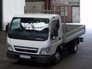 Mitsubishi_Canter_FB83BB.jpg