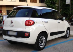 2014_Fiat_500L_13_Multijet_Pop_rear.jpg