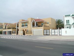 pic-Ae2011-Dubai-Houses-2.jpg