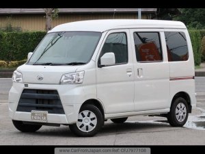 car_9f0a9056-2a02-4063-b937-9a532ca668cc_640_0.jpg