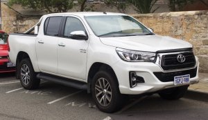 2018_Toyota_HiLux_GUN126R_MY19_SR5_4x4_Double_Cab_2018-10-19_01.jpg