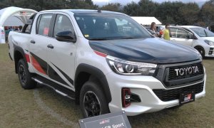 2019_Toyota_Hilux_GR_Sport_Japan.jpg