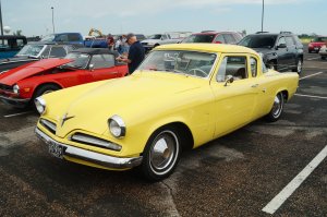 1953_Studebaker_Commander_Starlight_20404865376.jpg