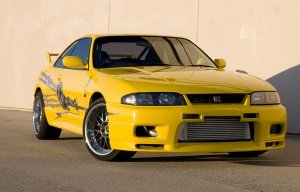 1995_Nissan_Skyline_GTR_R33-01.jpg