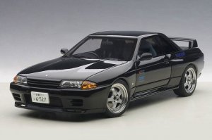AUTOart-Nissan-Skyline-GT-R-R32-Initial-D-Version-77419-front.jpg
