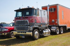 1991_Ford_CLT9000_COE1.jpg