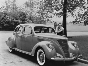 1936_Lincoln_Zephyr_sedan_The_Henry_Ford_3.jpg