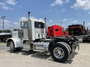 Peterbilt.jpg