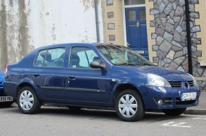 Renault_Symbol_I_in_Adamsdown.jpg