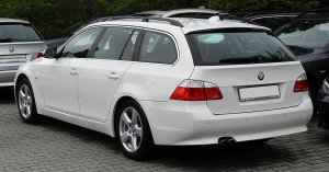 BMW_525d_xDrive_Touring_E61_Facelift__Heckansicht_26_Juni_2011_Mettmann.jpg