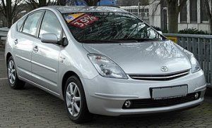 Toyota_Prius_II_front_20100327.jpg
