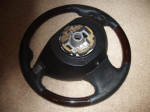BMW-leather-steering-wheel-vinyl-Dye-Back.JPG