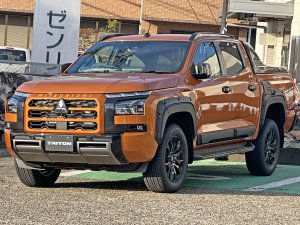 Mitsubishi_TRITON_GSR_3DF-LC2T-JLPRD.jpg