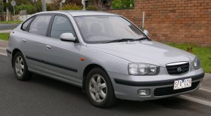 2003_Hyundai_Elantra_XD_GLS_hatchback_2015-07-14_01_cropped.jpg