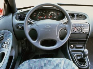 hyundai_elantra_ii_sedan_3.jpg