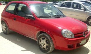 800px-06-08_Chevrolet_Chevy_3-Door.jpg