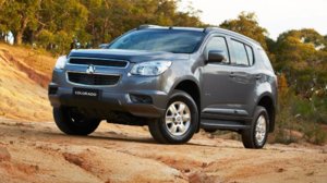 Holden-Colorado-7-front-three-quarter.jpg
