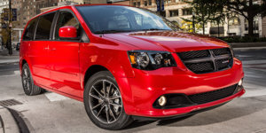 2016-grand_caravan-md-se_plus-blacktop.jpg