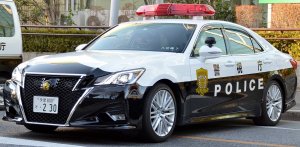 1200px-Tokyo_Metropolitan_Police_Department_Toyota_Crown_Patrol_Car_GRS214.jpg