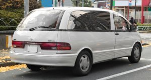 Toyota_Estima_4WD_001.jpg