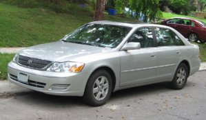 2000-2002_Toyota_Avalon.jpg