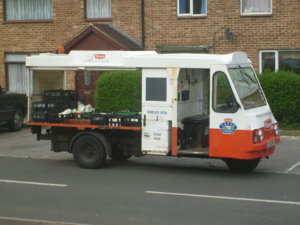 Dairy_Crest_Ex_Unigate_Wales_And_Edwards_Rangemaster_Milk_Float.jpg