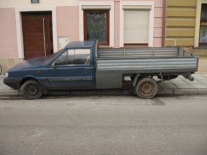 FSO_Polonez_Truck_LB_in_Kraków_(2).jpg