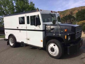 91-ford-f700-172745493763-0.jpg