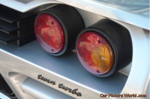saleen-s7-twin-turbo-tail-lights-800x533.jpg