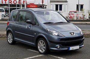 500px-Peugeot_1007__Frontansicht_31_Mrz_2012_Hilden.jpg