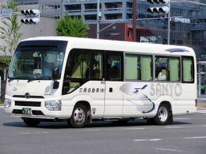 Sanyo_Jidosha_Tokyo_Liesse_2_XZB70.jpg