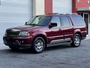 2004-Lincoln-Navigator-With-35K-Miles-Exterior-001-Front-Three-Quarters.jpg