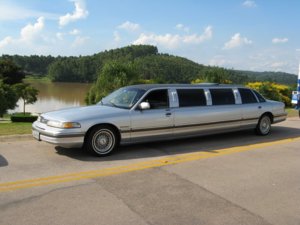 limousine crown victoria prata.jpg