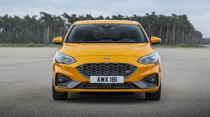 2019fordfocus_st_orangefury_8.jpg