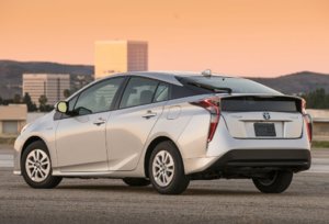 2016-Toyota-Prius-rear-view-alloy-wheels-taillights.jpg