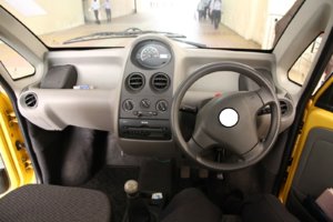 daewoo_matiz_interior_2003.JPG