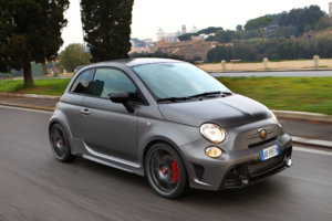 141202_abarth_695-biposto_06.jpg