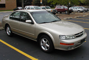 1999 Nissan Maxima.jpg