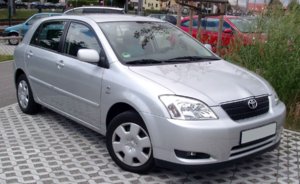 Toyota_Corolla_front_20080808.jpg