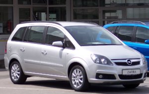 Opel_Zafira_08-7-2005_silver_vr.jpg