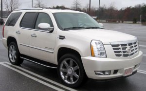 1024px-07-08_Cadillac_Escalade.jpg