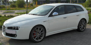 Alfa_Romeo_159_ti_Sportwagon_front_20100814.jpg
