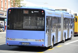 Solaris_articulated_buses_in_Munich-Pasing.jpg