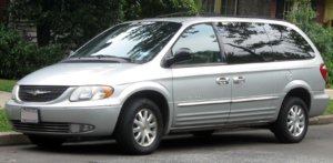 2001-2004_Chrysler_Town_&_Country_--_07-04-2011.jpg