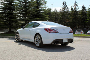 2014-Hyundai-Genesis-Coupe-08.jpg