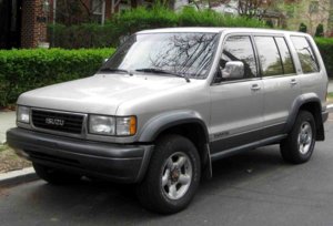 isuzu-trooper-2015-interior.jpg