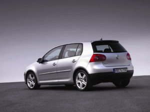 2005_Volkswagen_Golf_V_011_5636.jpg