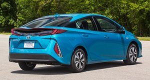 CR-Cars-Inline-2017-Toyota-Prius-Prime-r-08-16.jpg
